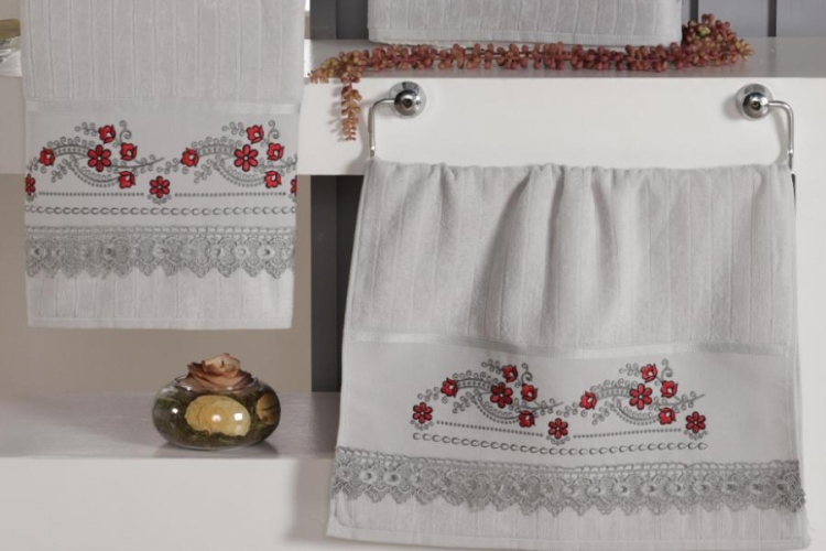 Jogo de Toalha Bordado